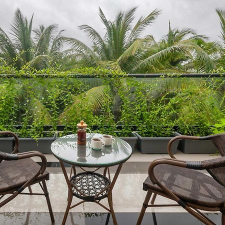 Villa Sereno By Stayvista - An Elegant And Entertaining Retreat Featuring A Swimming Pool, Outdoor Jacuzzi, Modern Interiors, And A Snooker Table Alībāg Esterno foto