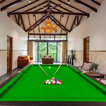 Villa Sereno By Stayvista - An Elegant And Entertaining Retreat Featuring A Swimming Pool, Outdoor Jacuzzi, Modern Interiors, And A Snooker Table Alībāg Esterno foto