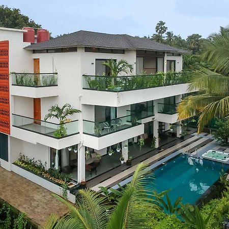 Villa Sereno By Stayvista - An Elegant And Entertaining Retreat Featuring A Swimming Pool, Outdoor Jacuzzi, Modern Interiors, And A Snooker Table Alībāg Esterno foto