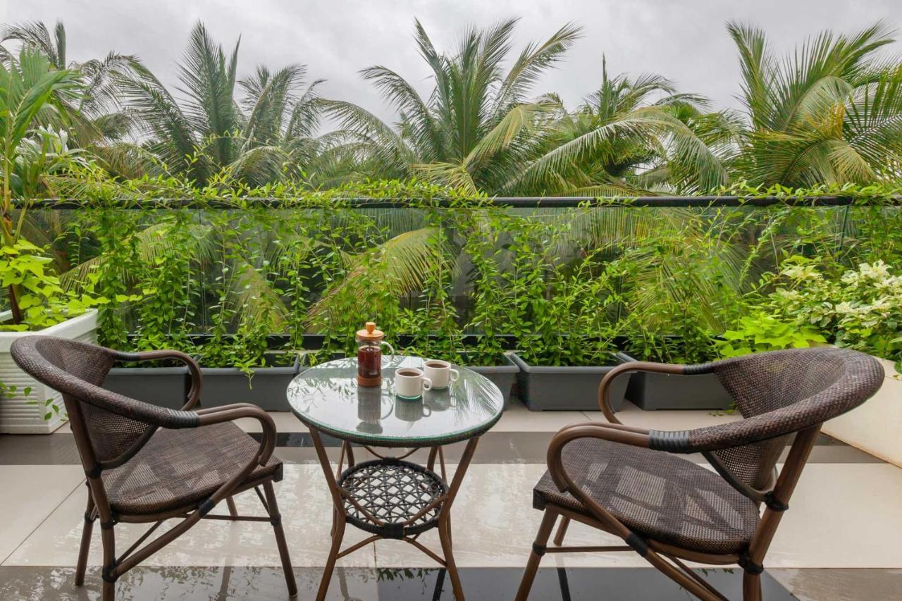 Villa Sereno By Stayvista - An Elegant And Entertaining Retreat Featuring A Swimming Pool, Outdoor Jacuzzi, Modern Interiors, And A Snooker Table Alībāg Esterno foto