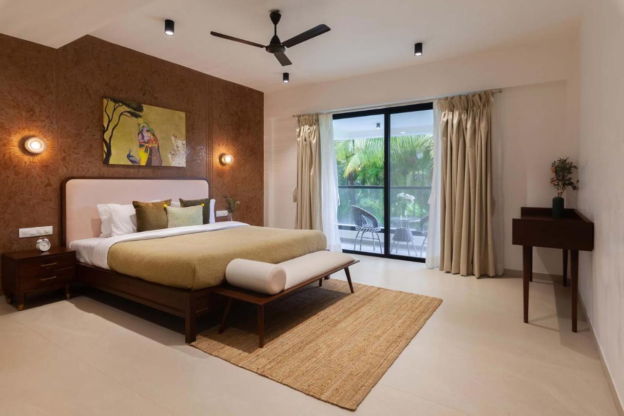 Villa Sereno By Stayvista - An Elegant And Entertaining Retreat Featuring A Swimming Pool, Outdoor Jacuzzi, Modern Interiors, And A Snooker Table Alībāg Esterno foto