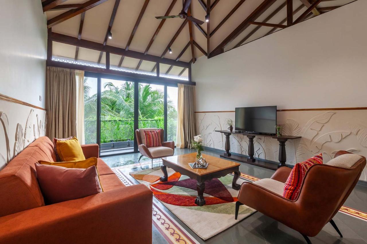 Villa Sereno By Stayvista - An Elegant And Entertaining Retreat Featuring A Swimming Pool, Outdoor Jacuzzi, Modern Interiors, And A Snooker Table Alībāg Esterno foto