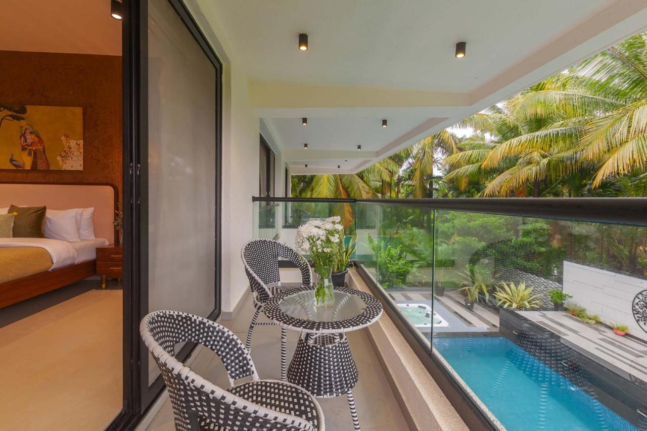 Villa Sereno By Stayvista - An Elegant And Entertaining Retreat Featuring A Swimming Pool, Outdoor Jacuzzi, Modern Interiors, And A Snooker Table Alībāg Esterno foto