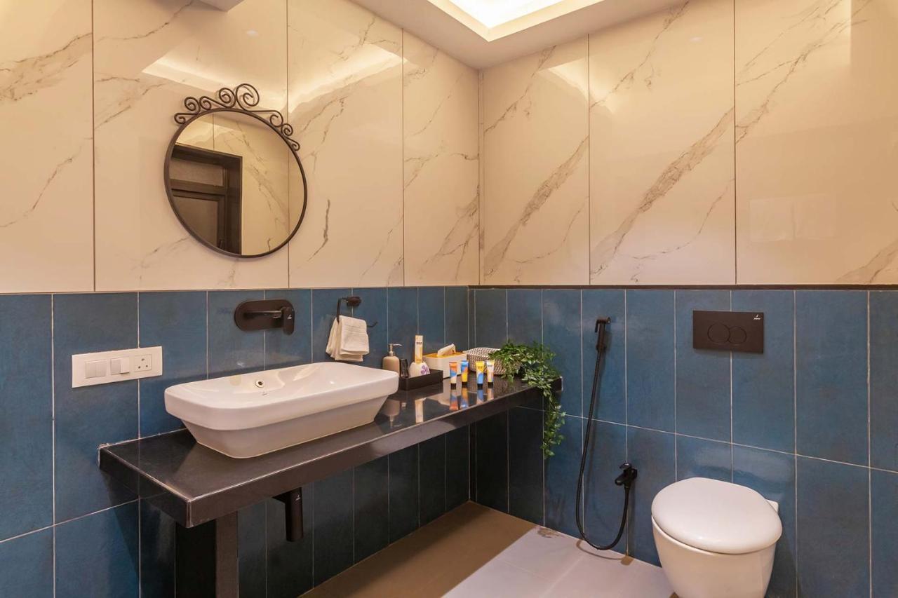 Villa Sereno By Stayvista - An Elegant And Entertaining Retreat Featuring A Swimming Pool, Outdoor Jacuzzi, Modern Interiors, And A Snooker Table Alībāg Esterno foto