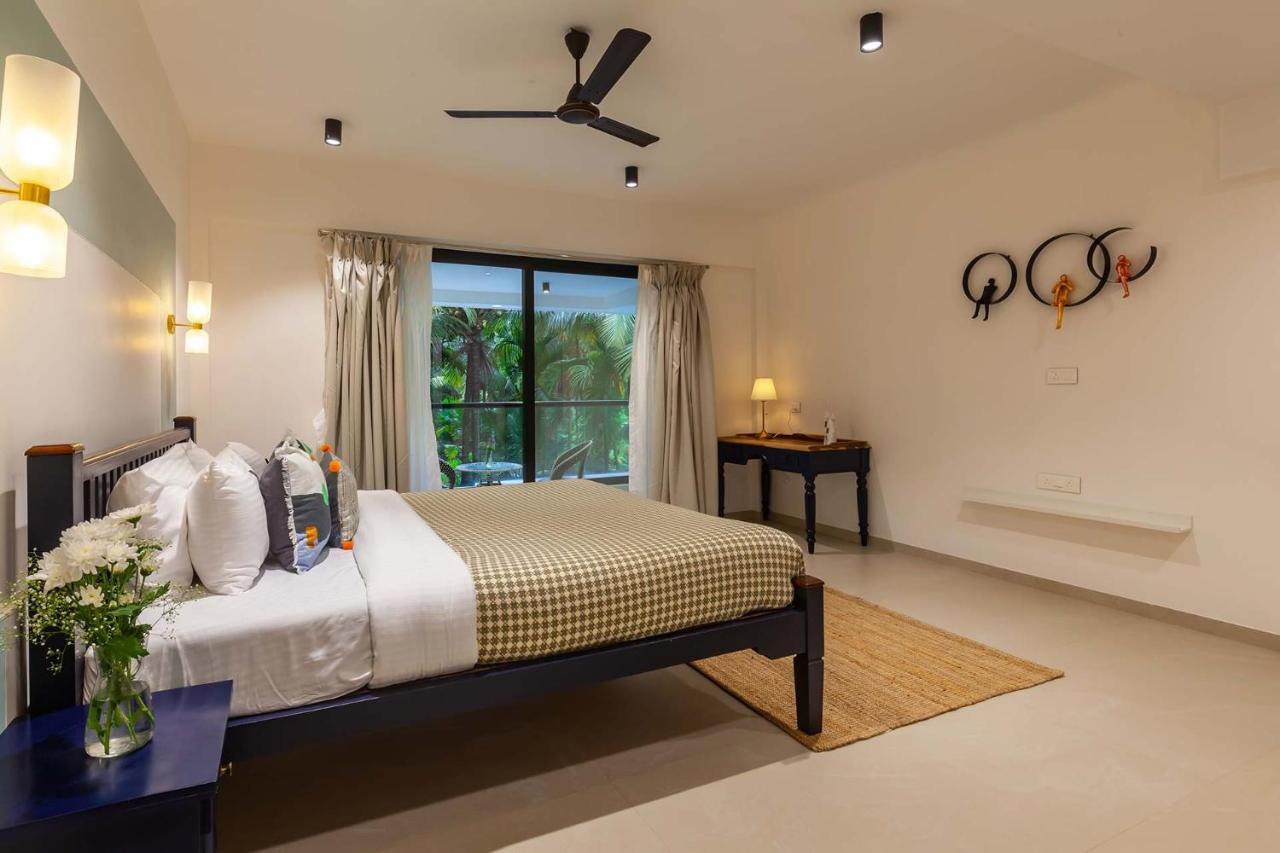 Villa Sereno By Stayvista - An Elegant And Entertaining Retreat Featuring A Swimming Pool, Outdoor Jacuzzi, Modern Interiors, And A Snooker Table Alībāg Esterno foto
