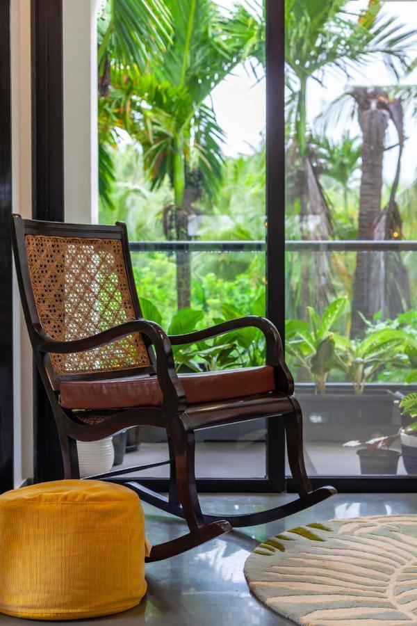 Villa Sereno By Stayvista - An Elegant And Entertaining Retreat Featuring A Swimming Pool, Outdoor Jacuzzi, Modern Interiors, And A Snooker Table Alībāg Esterno foto