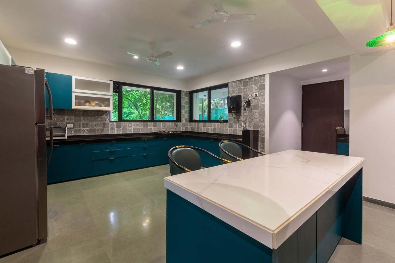 Villa Sereno By Stayvista - An Elegant And Entertaining Retreat Featuring A Swimming Pool, Outdoor Jacuzzi, Modern Interiors, And A Snooker Table Alībāg Esterno foto