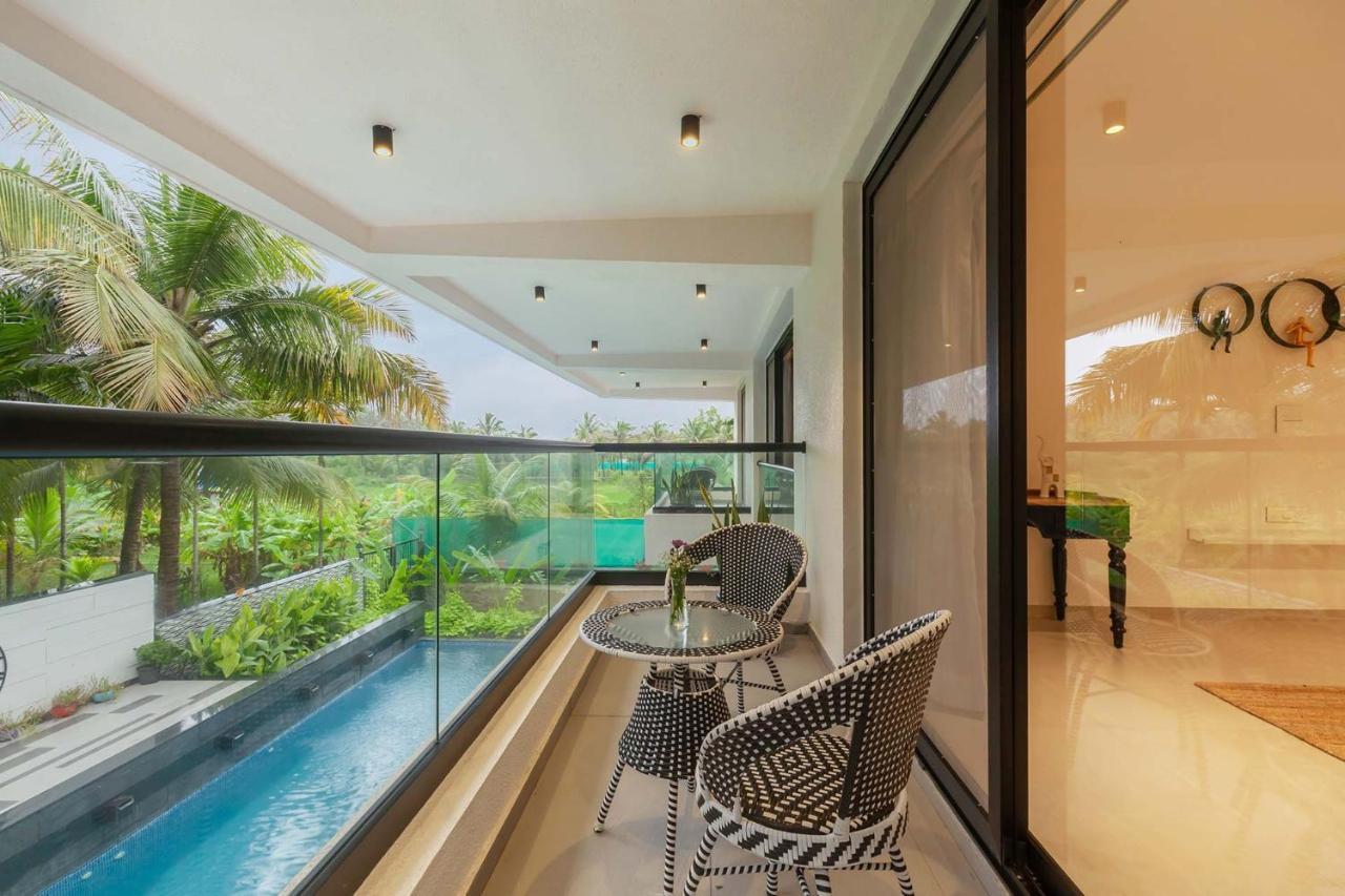 Villa Sereno By Stayvista - An Elegant And Entertaining Retreat Featuring A Swimming Pool, Outdoor Jacuzzi, Modern Interiors, And A Snooker Table Alībāg Esterno foto